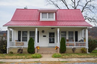 1877 Chestnut Ave, Buena Vista, VA 24416