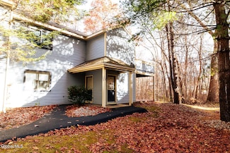 208 Yorktown Dr, Clifton Park, NY 12065