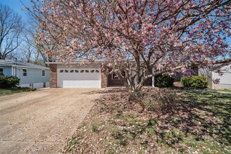 4867 Willdella Dr, House Springs, MO 63051