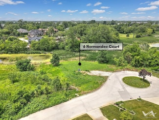 6 Normandee Ct, Willowbrook, IL 60527