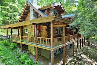 243 Smoky Lake Dr, Iron River, MI 49935