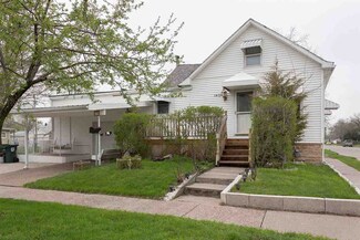 1427 S Fairmount St, Davenport, IA 52802