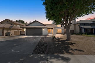 1032 Glenn Ct, Lancaster, CA 93535