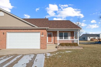 340 Warren St Unit B, Somonauk, IL 60552