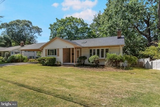 8 Wainwright Dr, Annapolis, MD 21401