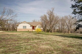 6052 NW 30th St, Towanda, KS 67144