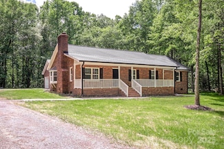 300 Hugh Crocker Rd, Matthews, NC 28104