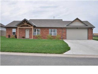 1015 E 7th St, Douglass, KS 67039