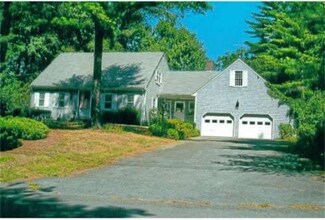27 Rounsevell Dr, East Freetown, MA 02717