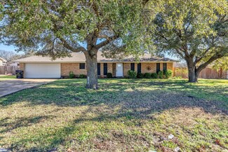 811 S 4th St, Crandall, TX 75114