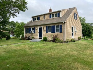 1104 Read St, Somerset, MA 02726