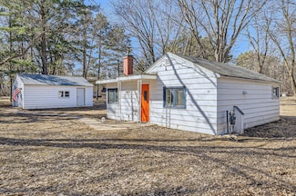 1440 Triangle Dr, Houlton, WI 54082