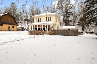 203 Lakeview Blvd, Coleraine, MN 55722