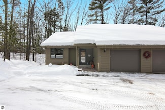 6270 Summit Ct, Traverse City, MI 49686