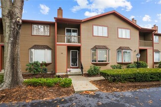 8 Tamarac Dr Unit B, Greenville, RI 02828