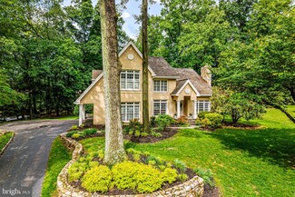 6 Woodford Ln, Malvern, PA 19355
