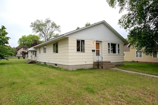 136 Monroe St SE, Hutchinson, MN 55350
