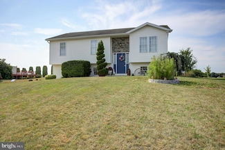 1282 Courtney Dr, Chambersburg, PA 17201