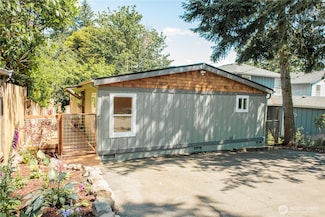 18700 4th Ave NE, Suquamish, WA 98392