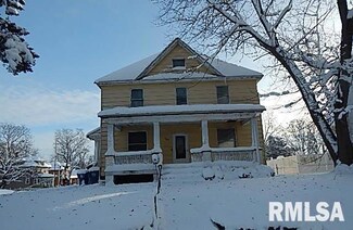 903 W 14th St, Davenport, IA 52804