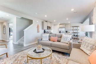 2051 Clearwater Terrace, Shakopee, MN 55379