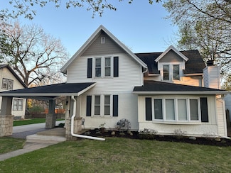 323 E Capitol Dr, Hartland, WI 53029