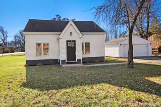 24087 W Beach Grove Rd, Antioch, IL 60002