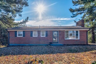 56 Crestview Dr, Rustburg, VA 24588