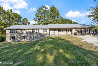 41 E Pontotoc Ave, Potts Camp, MS 38659