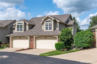 3917 E Summit Ridge Dr, Beavercreek, OH 45430