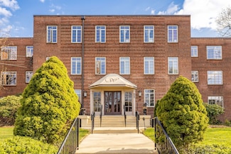 869 Farmington Ave Unit 305, West Hartford, CT 06119