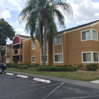 8340 SW 3rd Ct Unit 202, Pembroke Pines, FL 33025