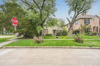 4260 Dartmouth Ave, Houston, TX 77005