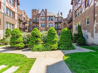 5717 N Kimball Ave Unit 2N, Chicago, IL 60659