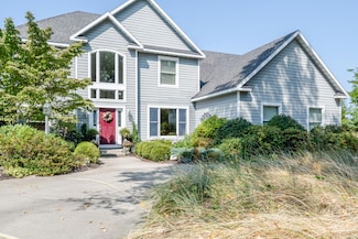 380 Ridgeway St, Saint Joseph, MI 49085