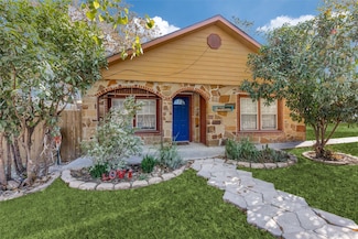 301 S Weatherford St, Chico, TX 76431