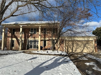 3525 Kings Post Pkwy, Rocky River, OH 44116