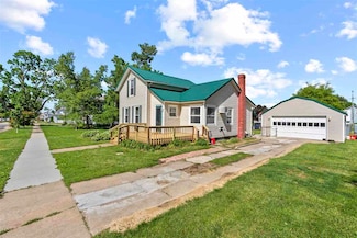 405 6th Ave, Clarence, IA 52216