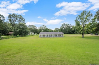 10118 Saray Dr, Denham Springs, LA 70706