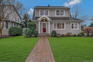 100 Cedar Ave, Rockville Centre, NY 11570