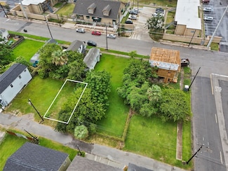 3911 Winnie Rear St, Galveston, TX 77550