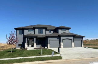 21814 Parkview Dr, Gretna, NE 68028