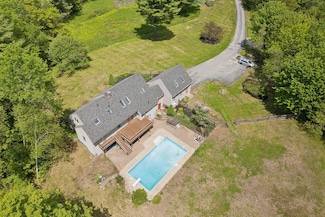 198 Range Rd, Cumberland Center, ME 04021