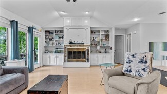 3131 Lake Island Dr, Montgomery, TX 77356
