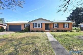 2104 Pinehurst St SW, Hartselle, AL 35640