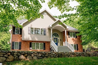 9639 E Walkabout Ln, Traverse City, MI 49684