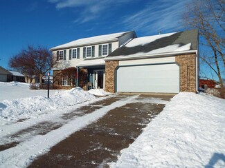 1905 Shorecrest Dr, Fort Wayne, IN 46825