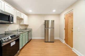 41 Walnut St Unit 43, Waltham, MA 02453