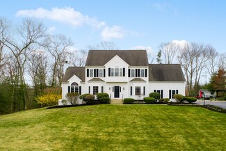 23 Larkin Ln, Hopedale, MA 01747