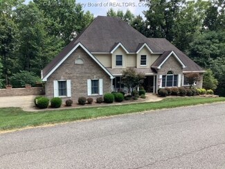 316 Tea Table Rd, Nitro, WV 25143